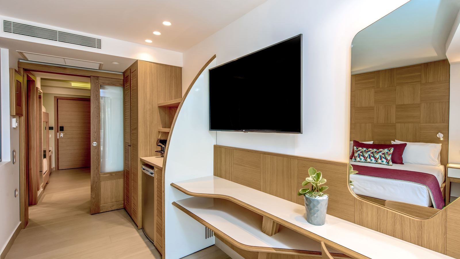 rooms-2-bedroom-family-room-xl-inland-view-for-5-pax