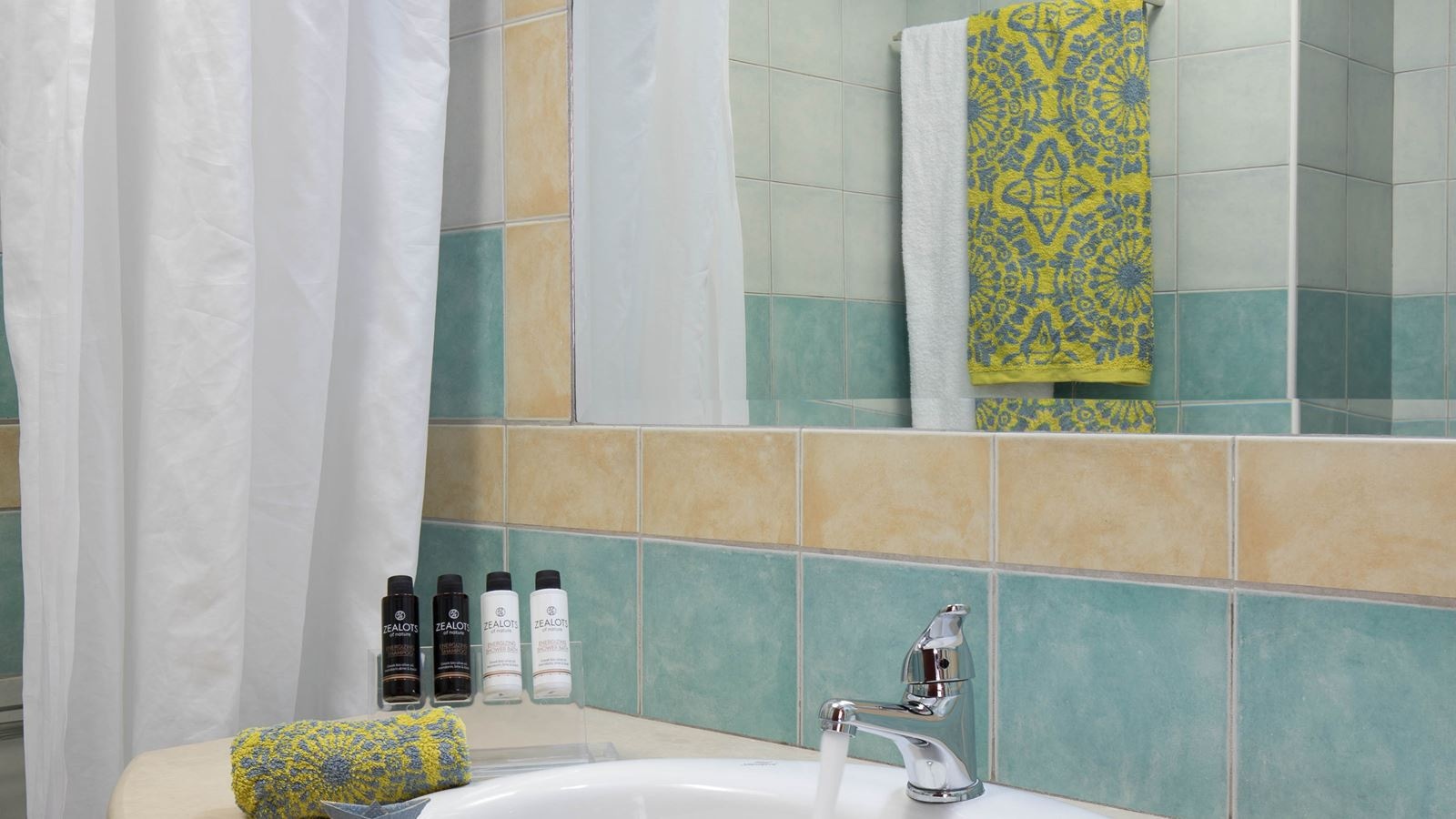 rooms-double-room-with-side-sea-view