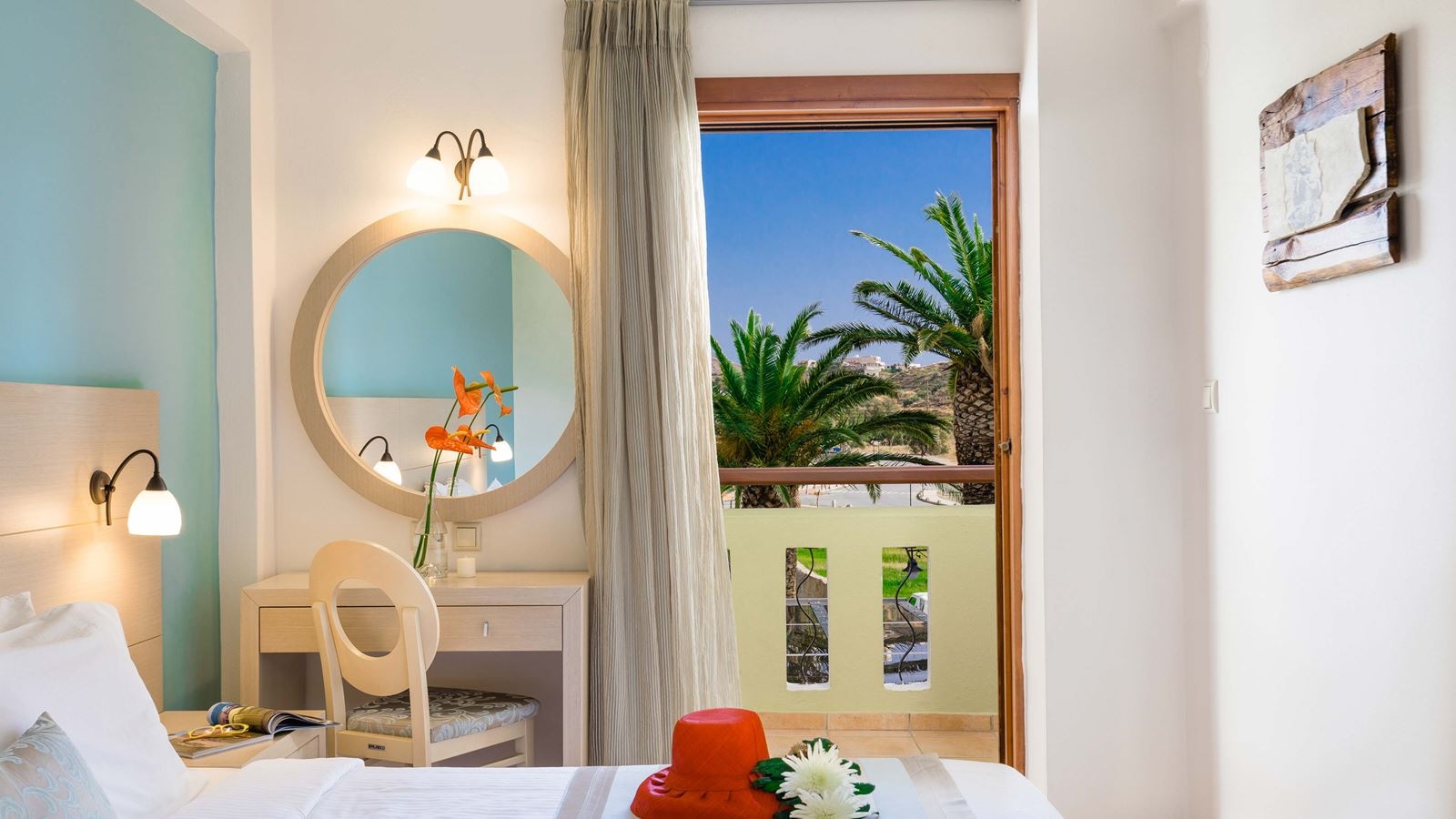 rooms-double-room-with-side-sea-view