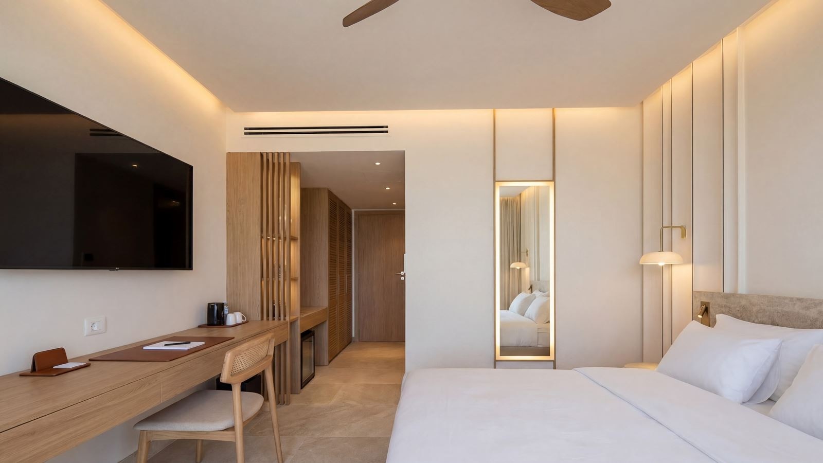 rooms-deluxe-room-with-side-sea-view