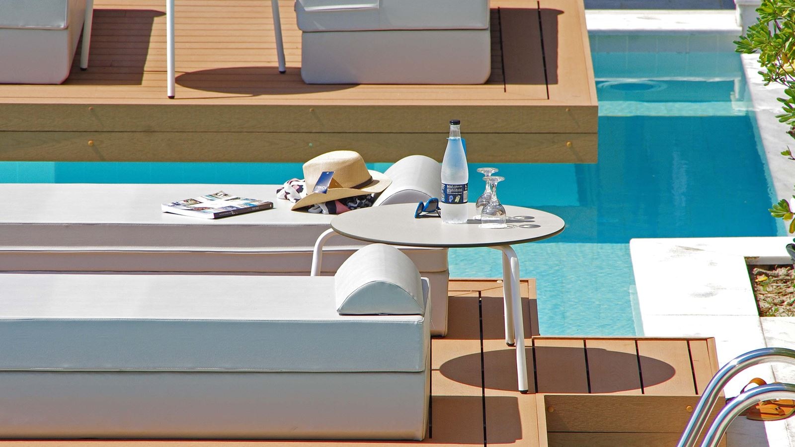 rooms-room-executive-double-seaview-swimup