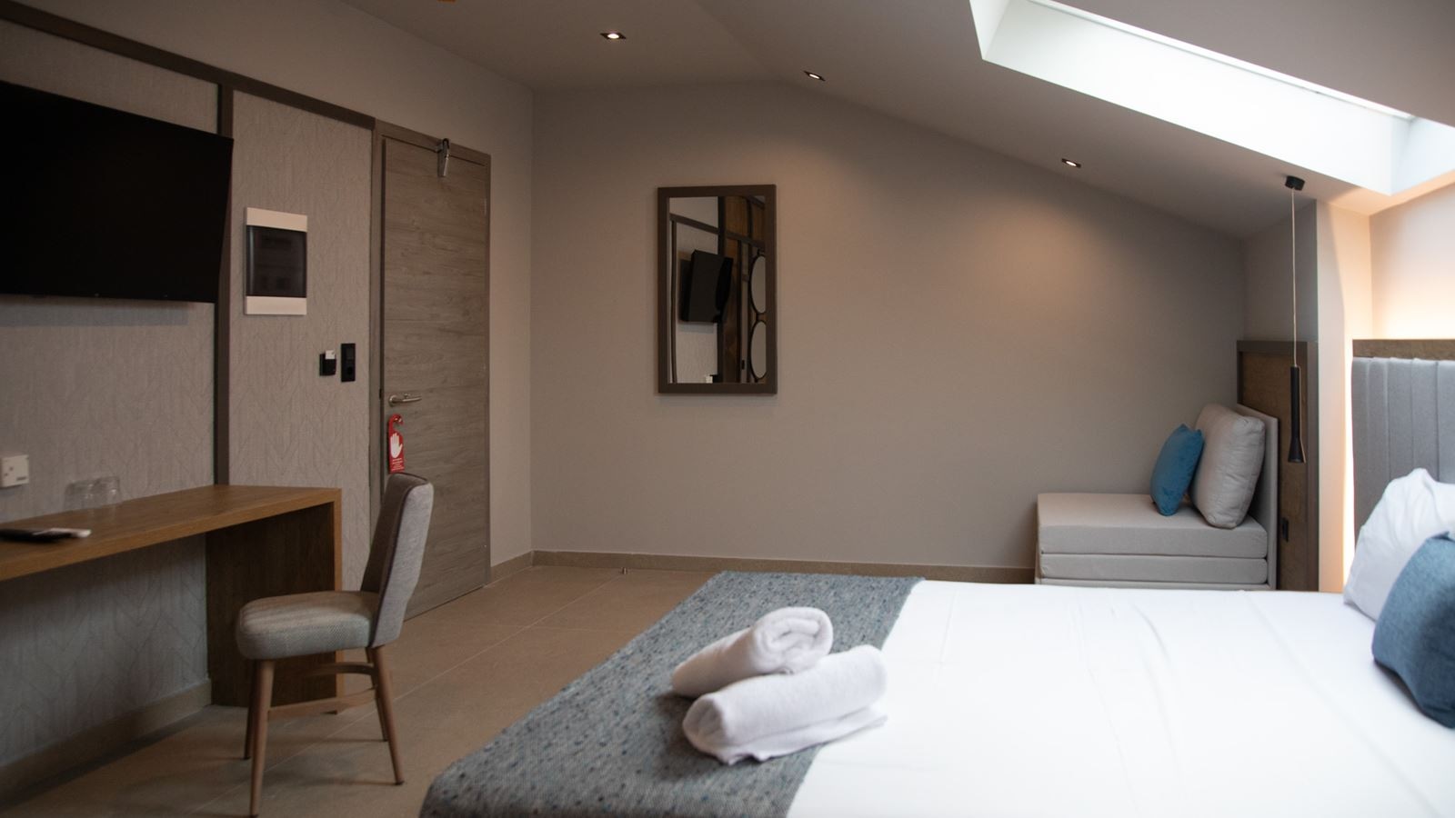 rooms-double-standard-room-attic