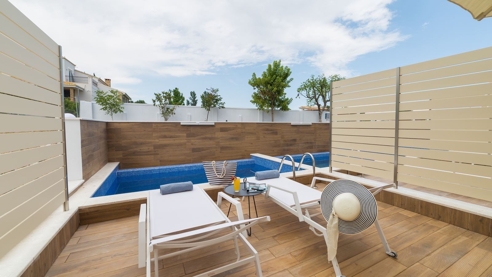 rooms-junior-suite-with-private-pool