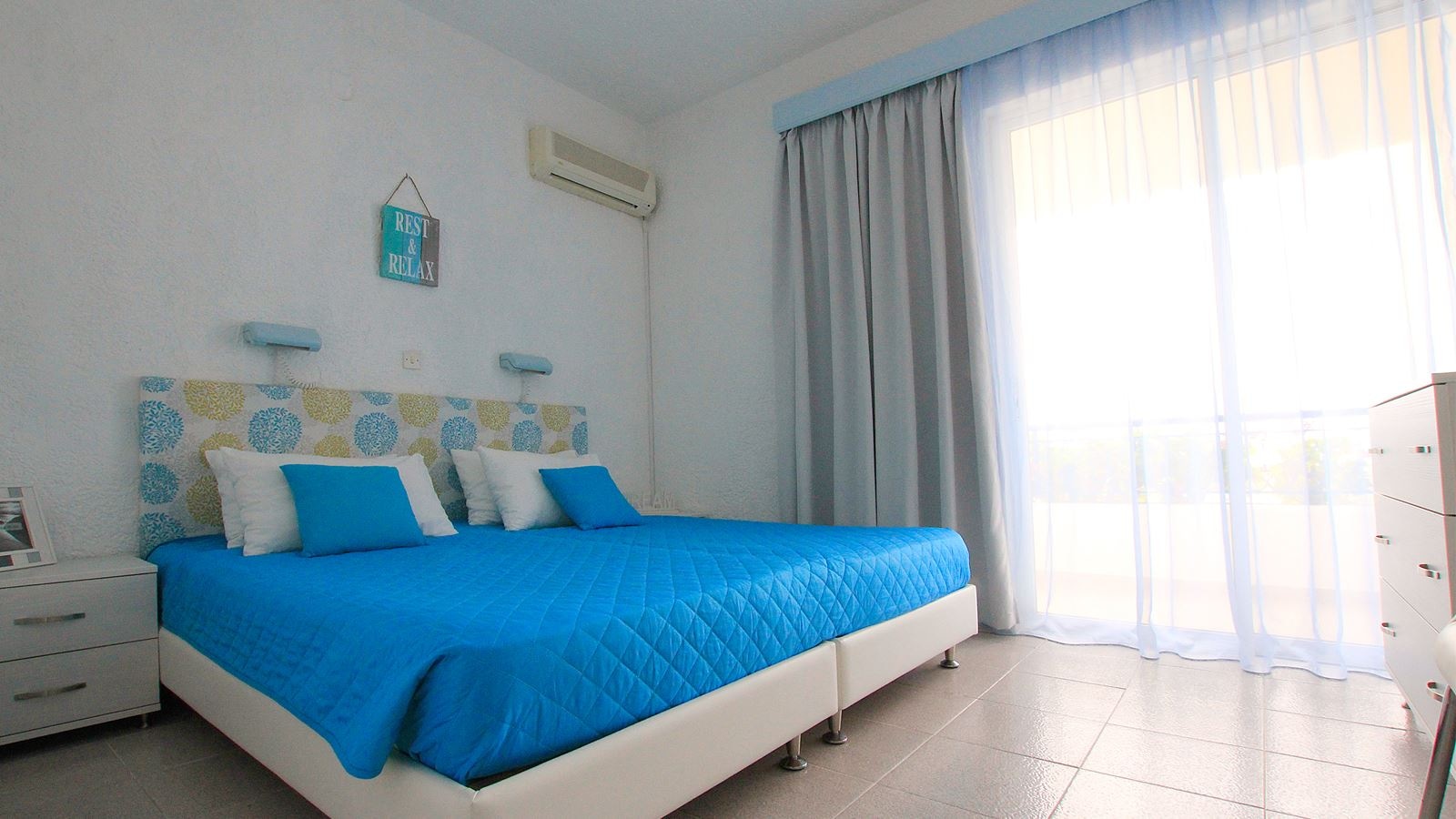 rooms-apartment-standard-balcony-or-terrace