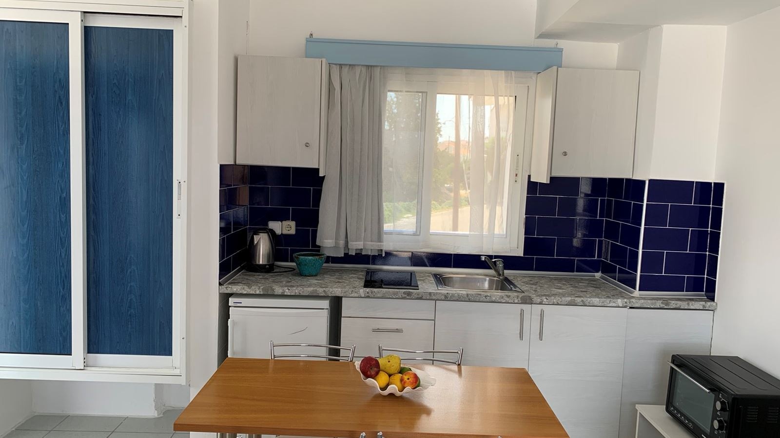 rooms-apartment-penthouse-1bedroom-balcony-or-terrace