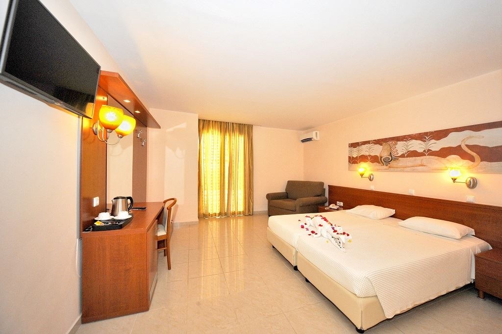 rooms-deluxe-double-pool-view