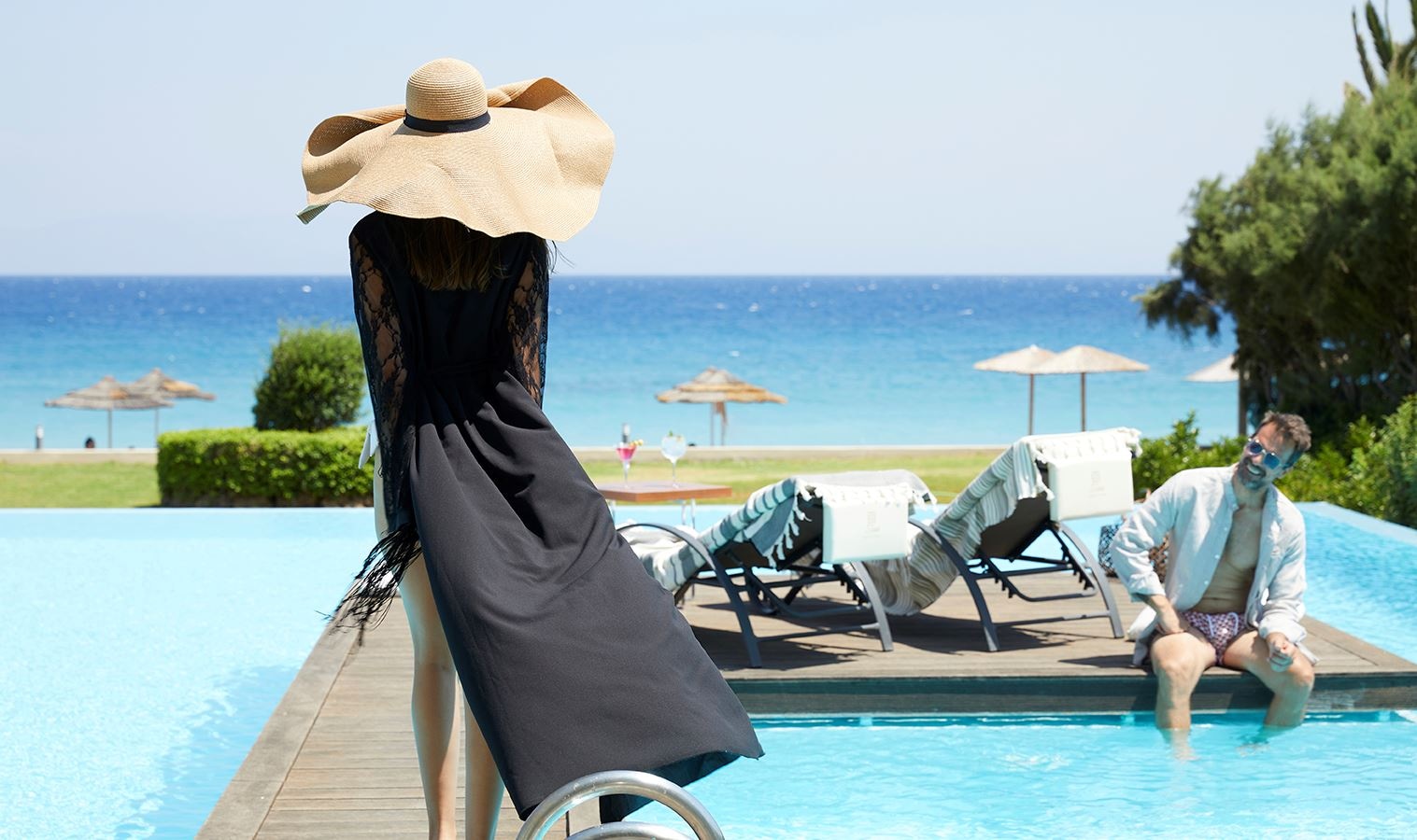 rooms-beachfront-swim-up-grand-suite