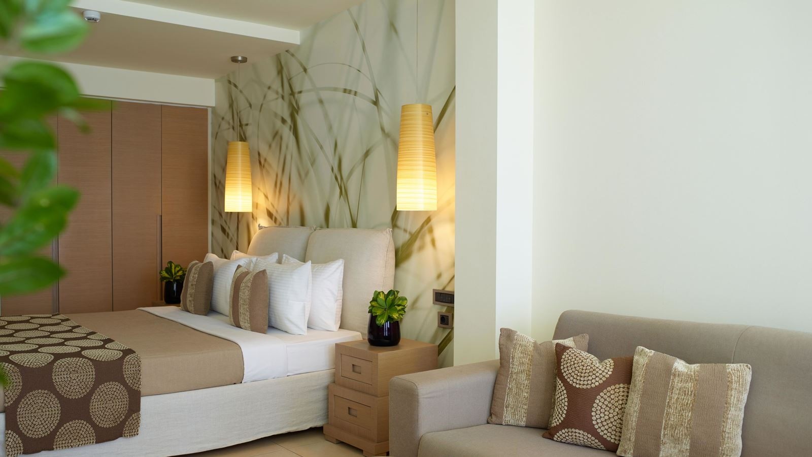 rooms-deluxe-room-with-garden-view