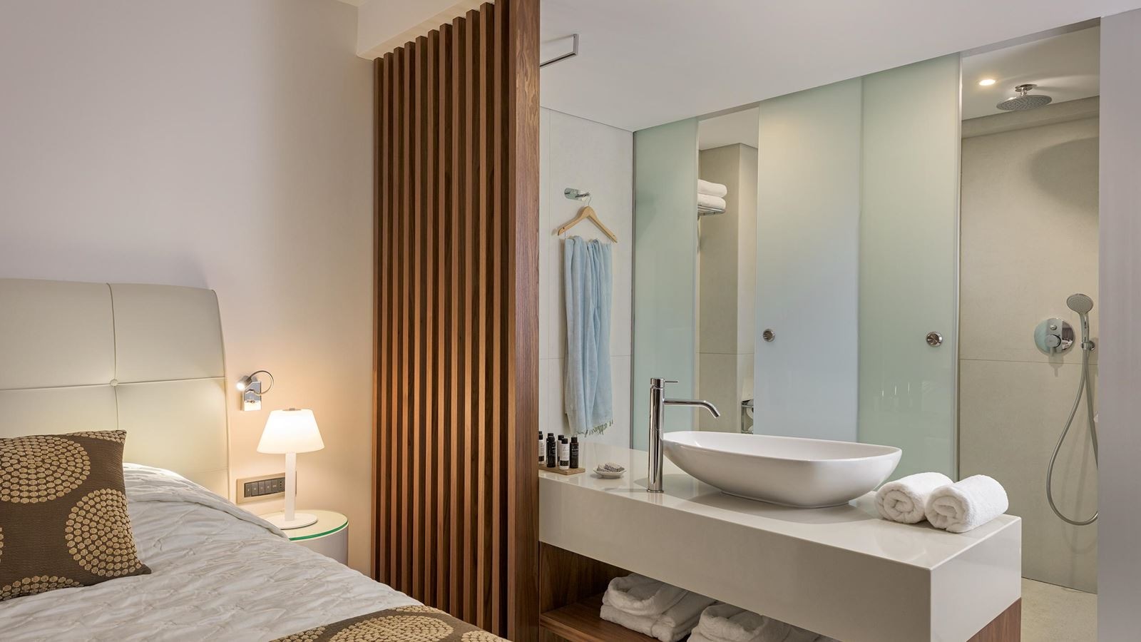 rooms-premium-swim-up-double-room-with-garden-view