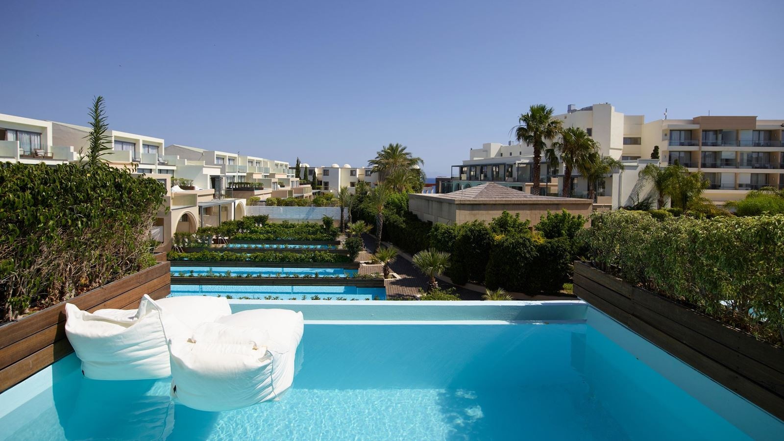 rooms-premium-swim-up-double-room-with-garden-view