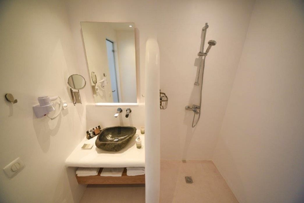 rooms-master-suite-with-plunge-pool