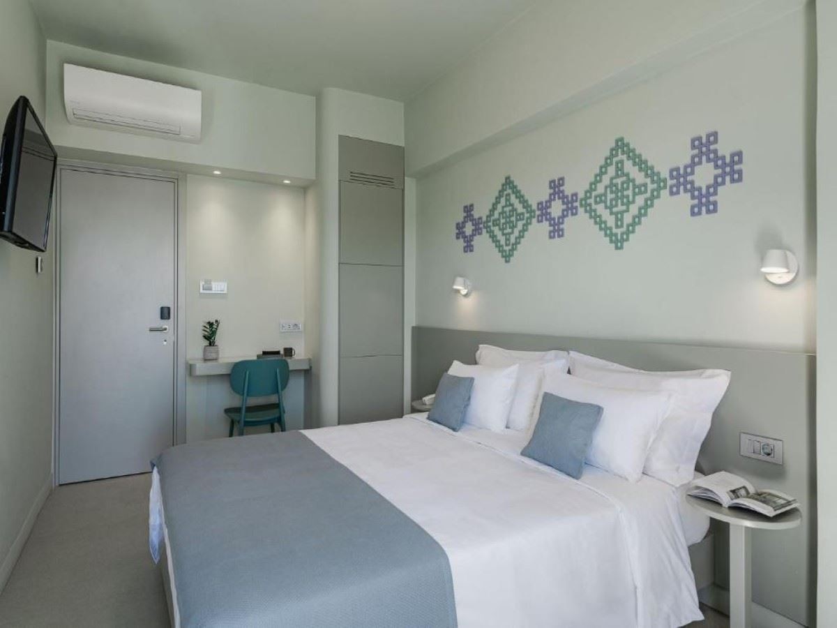 rooms-room-superior-double-cityview-balcony