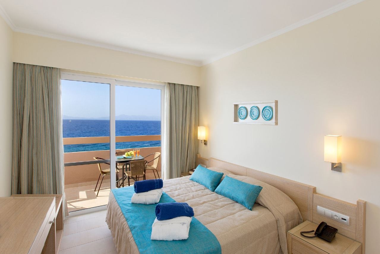 rooms-deluxe-suite-apartment-sea-view