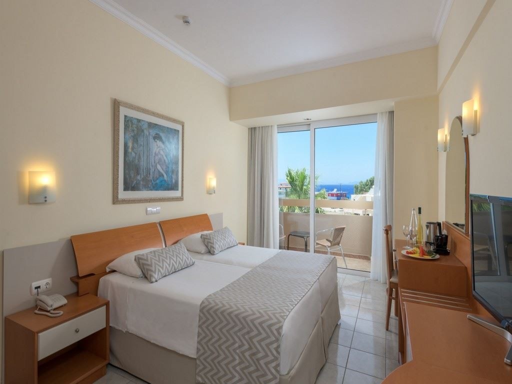 rooms-std-guest-room-for-single-gv-balcony-or-terrace