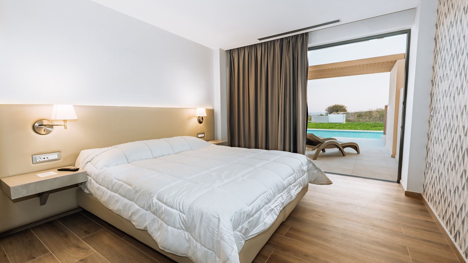 rooms-double-deluxe-swimup-sea-view