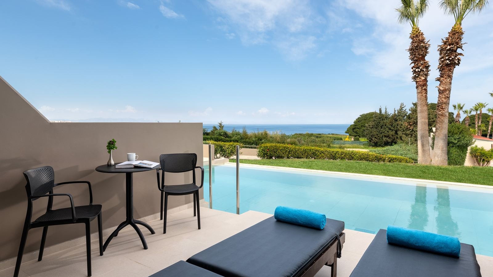 rooms-double-deluxe-swimup-sea-view