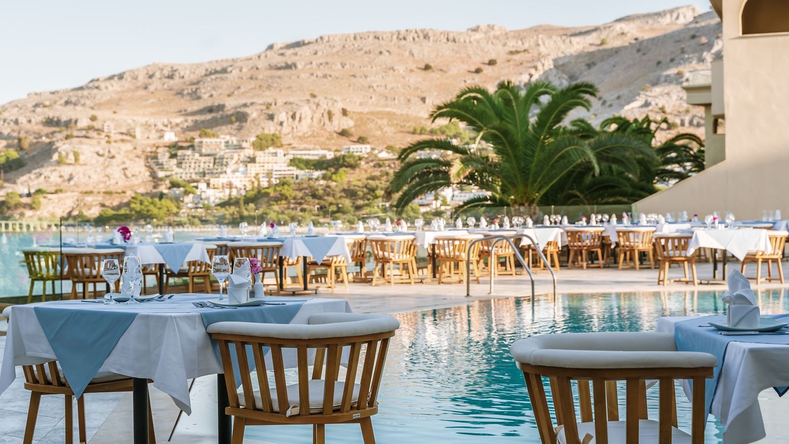 restaurants-meze-greek-thematic-restaurant