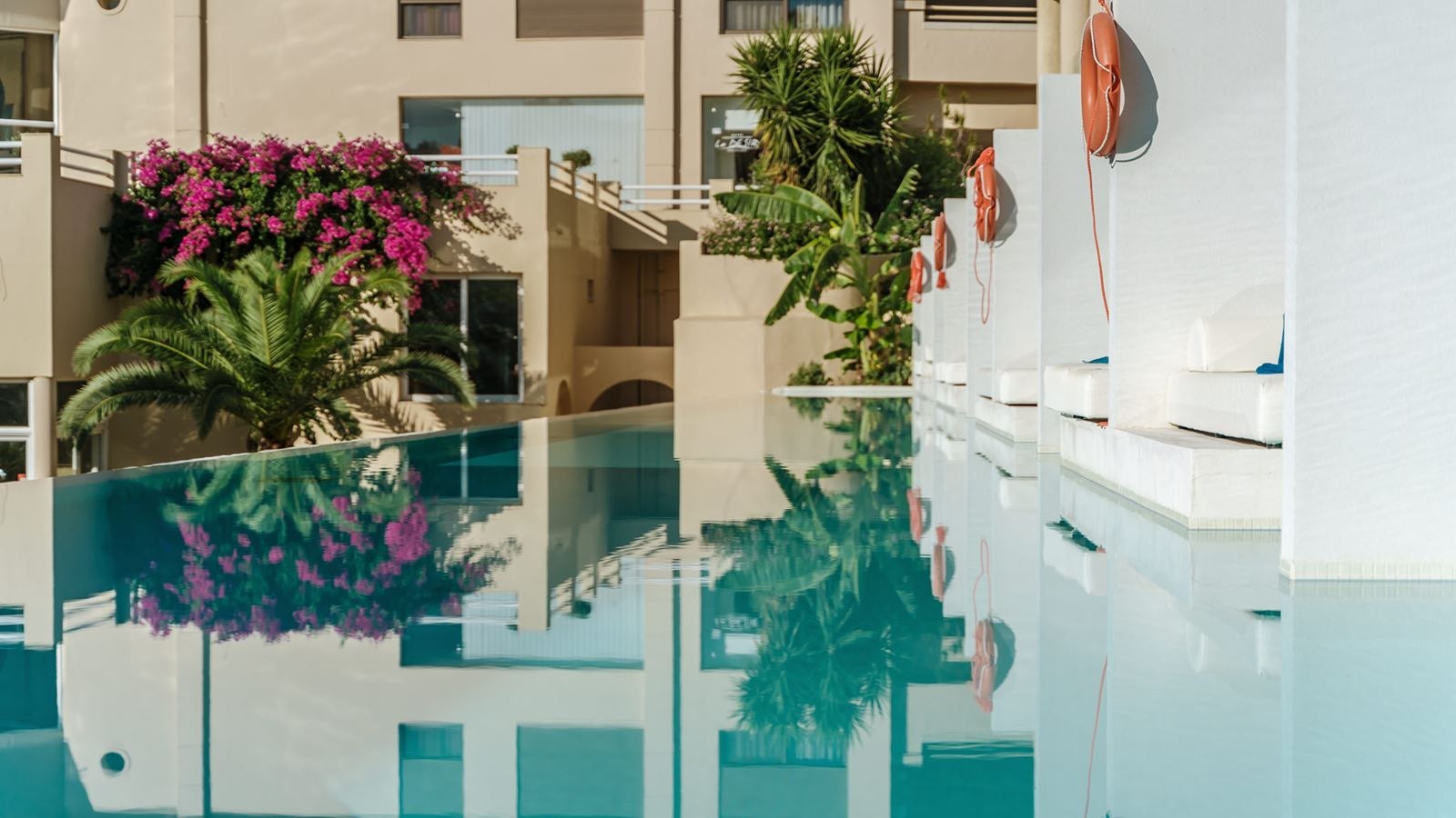 rooms-suite-garden-view-swim-up