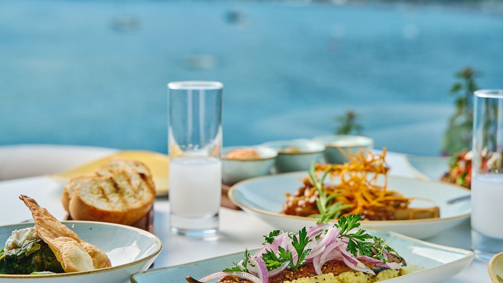 restaurants-meze-greek-thematic-restaurant