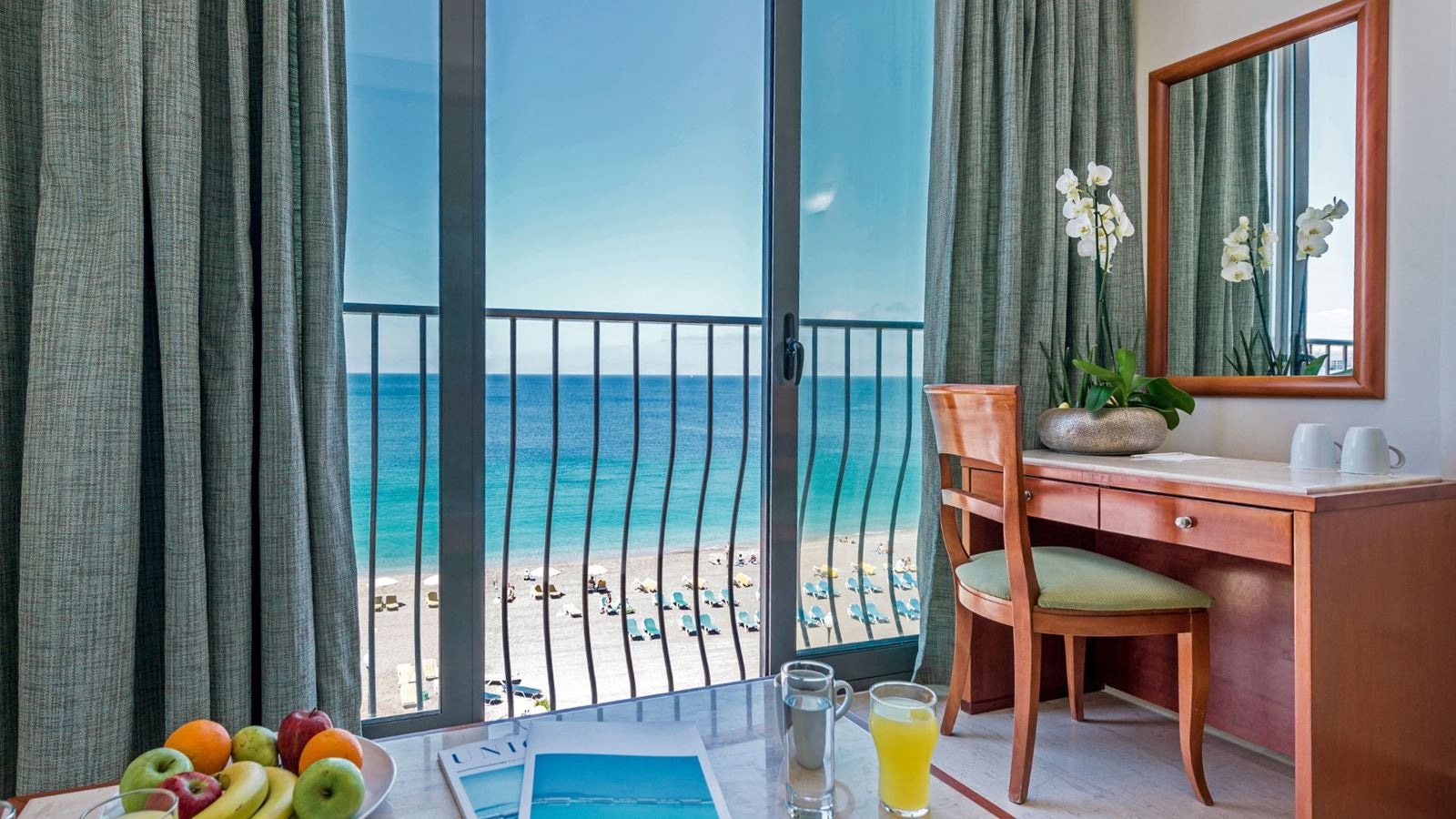 rooms-room-double----sea-view--with--french-balcony