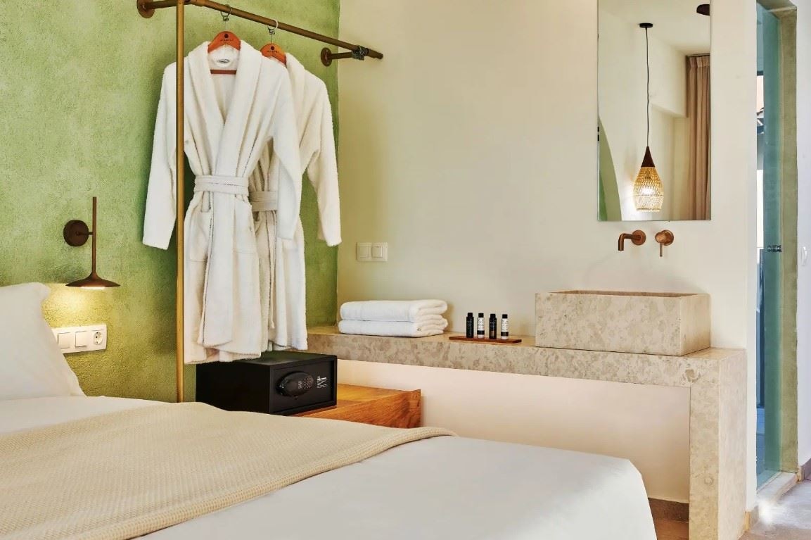 rooms-double-premium-sea-view-balcony