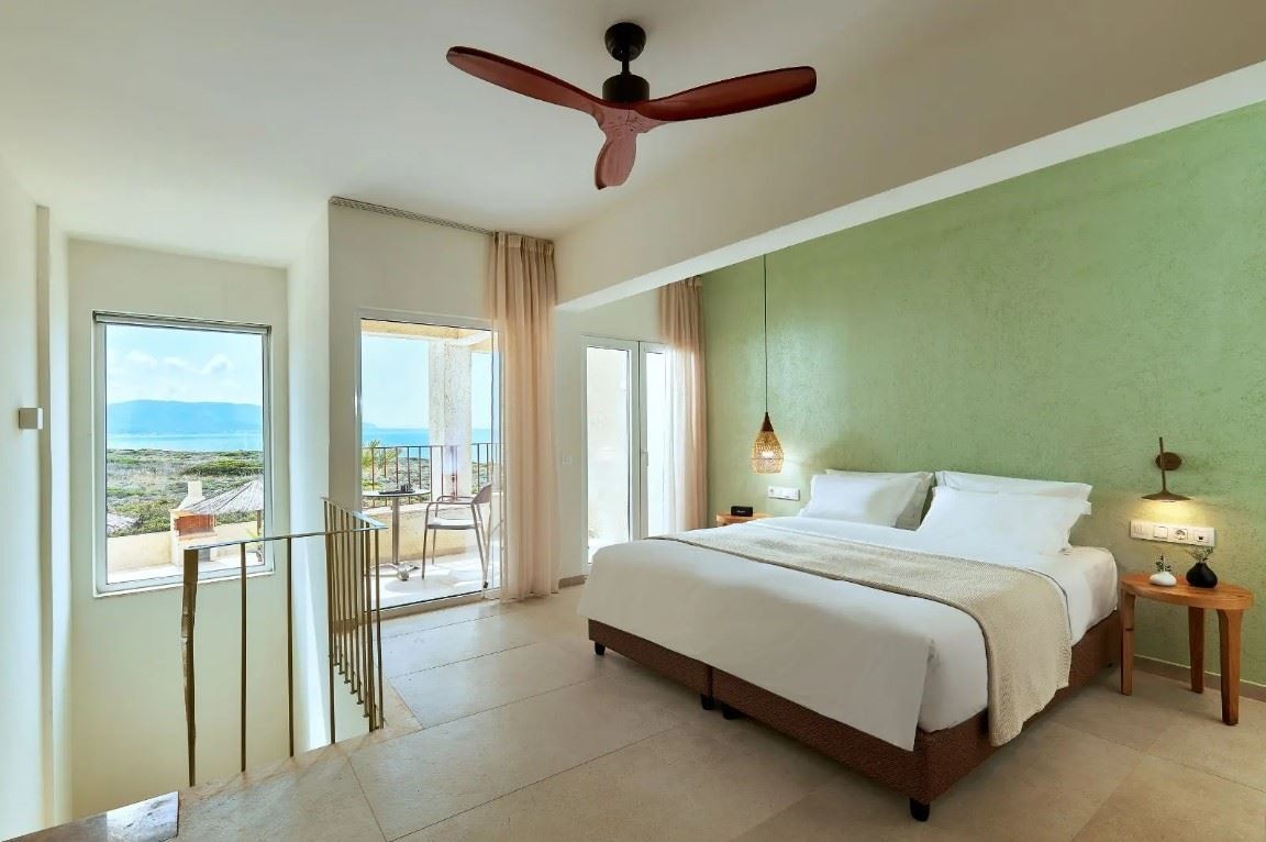 rooms-vip-maisonette-exterior-jacuzzi-gardenview-balcony