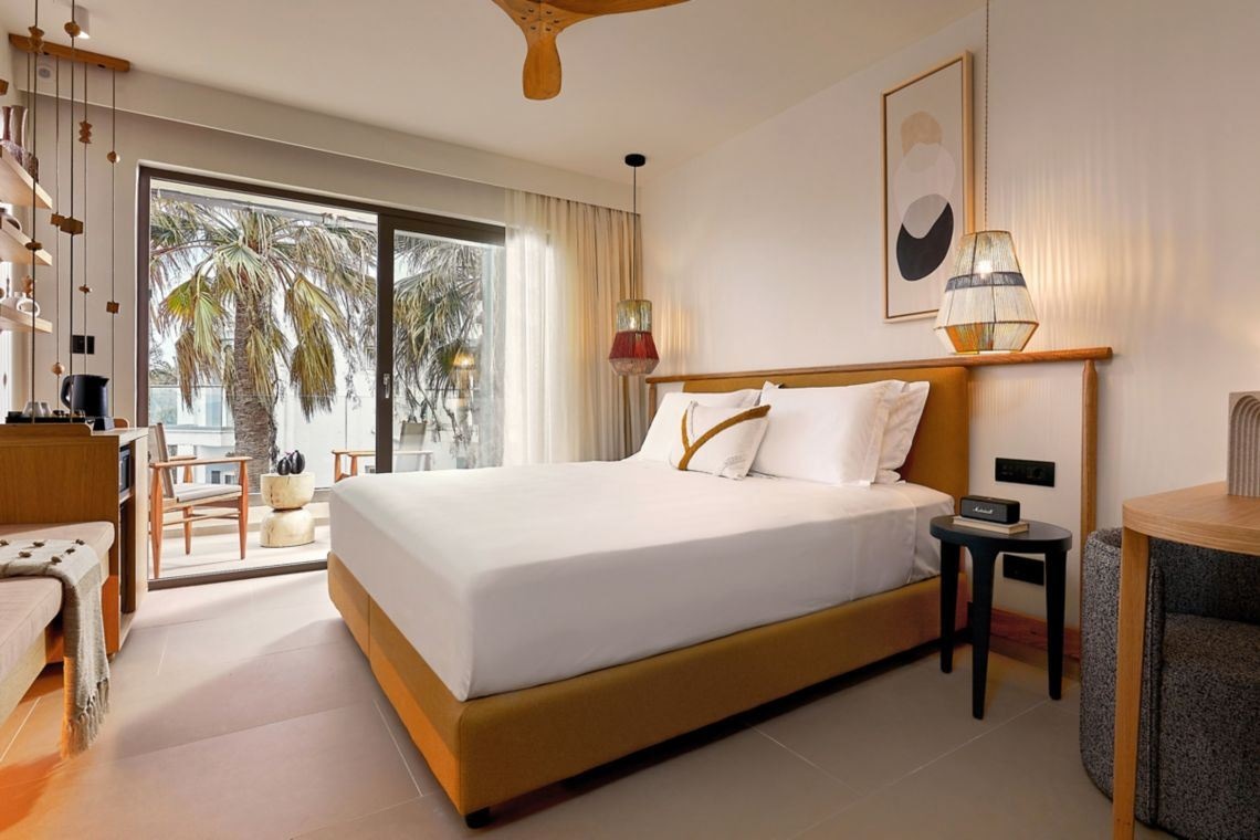 rooms-room-premium-double-landview-balcony