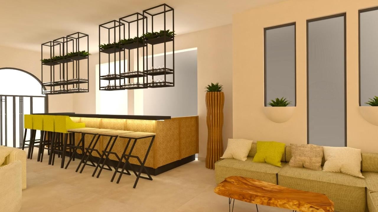 bars-lobby--pool-bar