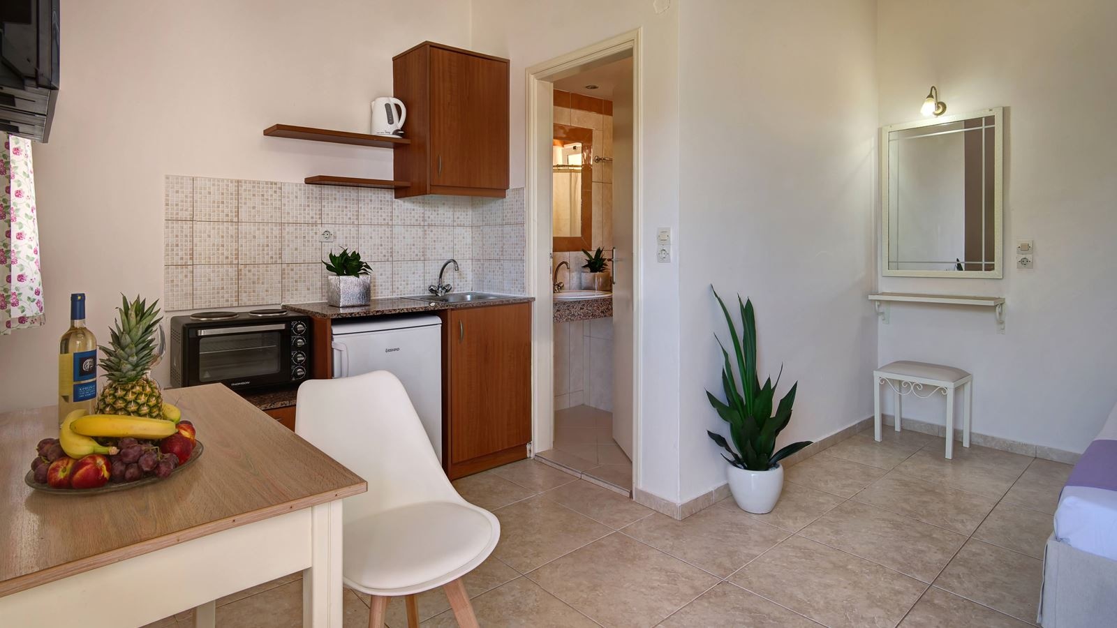 rooms-double-studio-garden-view