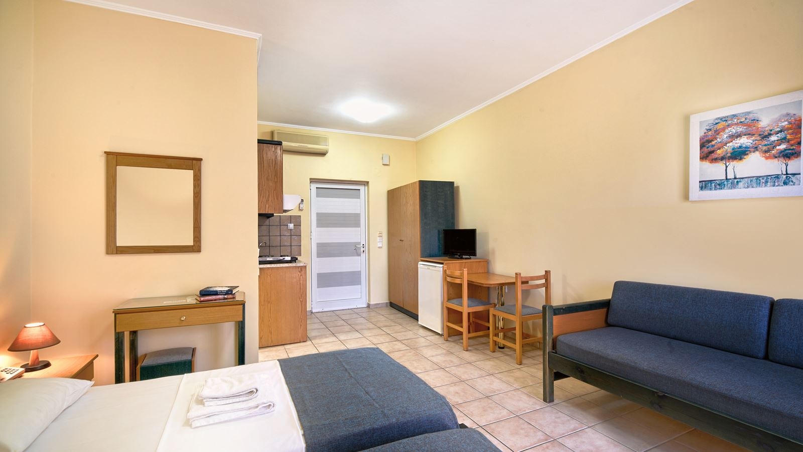 rooms-standard-studio-balcony