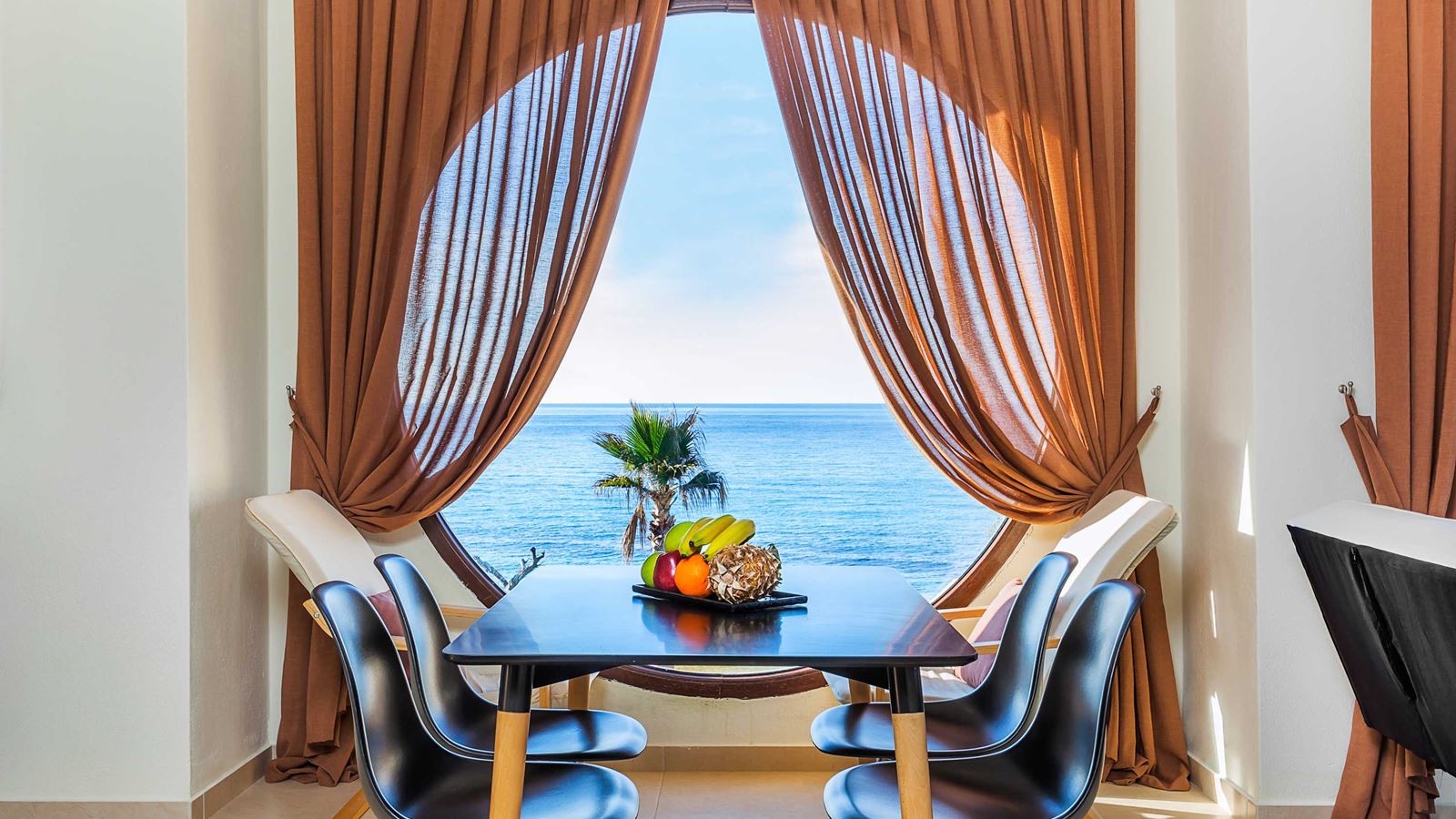 rooms-family-suite-2bedroom-sea-view