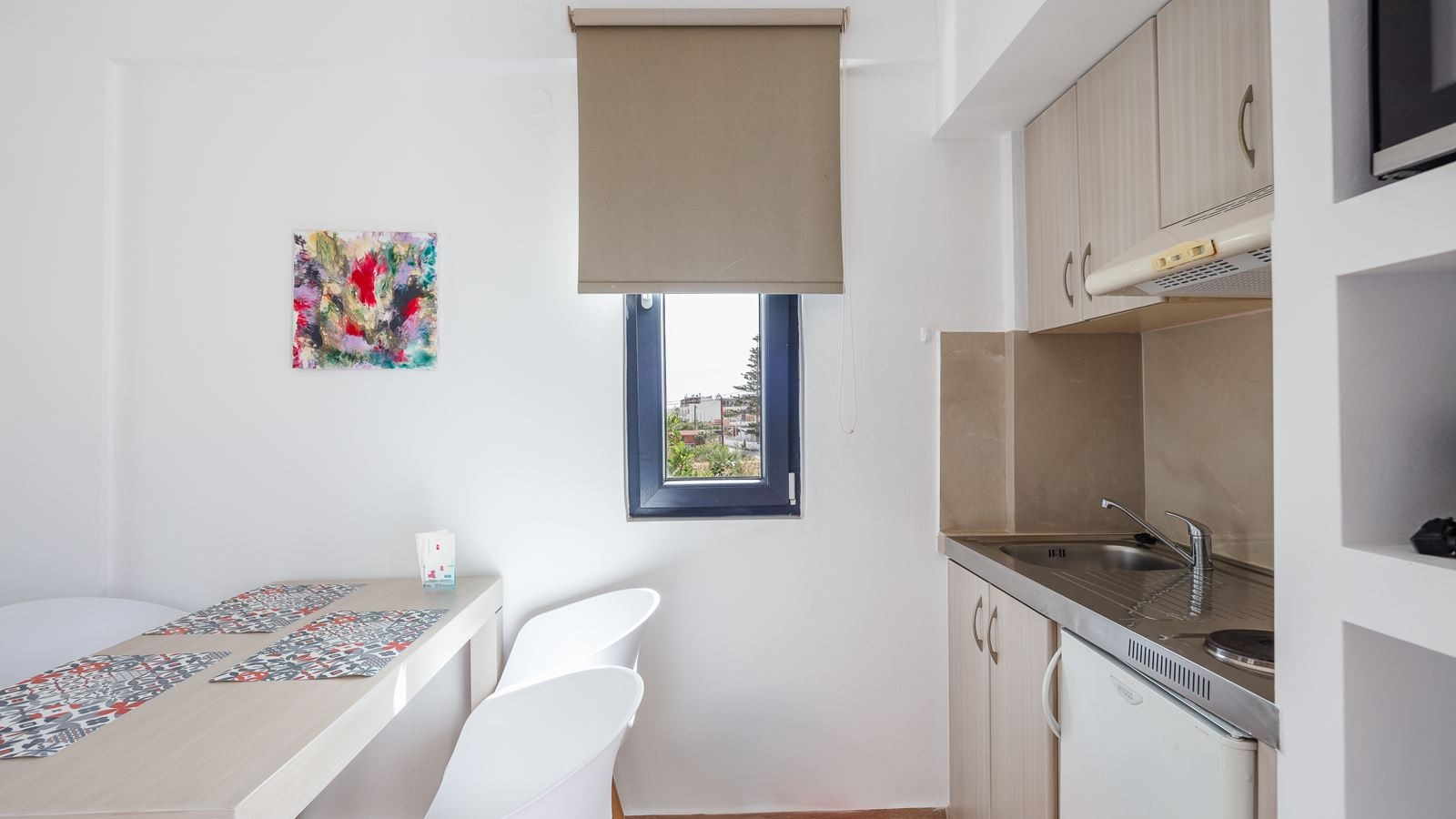 rooms-apartment-grand-1-bedroom-balcony-or-terrace