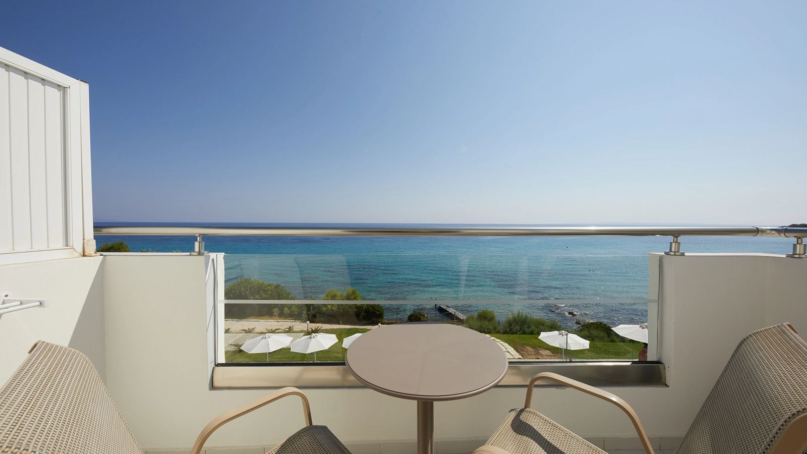 rooms-my-favorite-club-junior-suite-frontal-sea-view