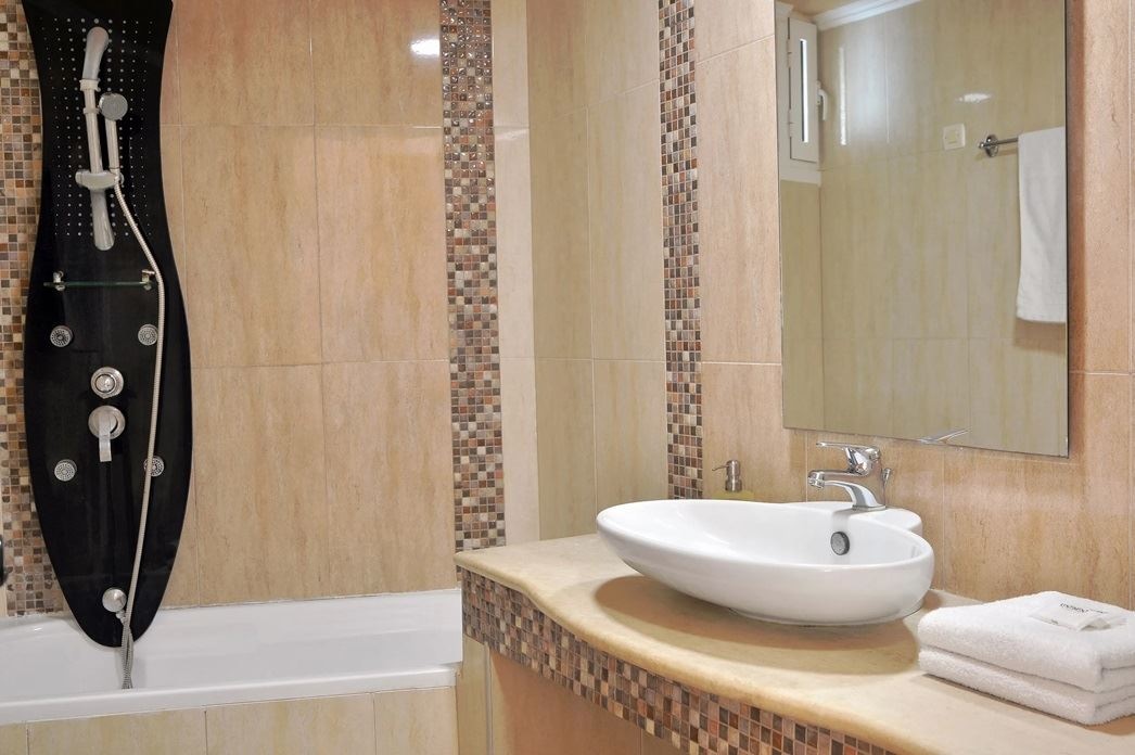 rooms-family-1-bedroom-room