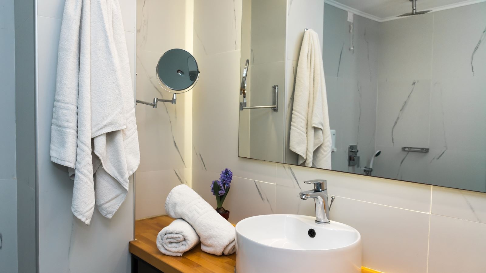 rooms-deluxe-ground-floor