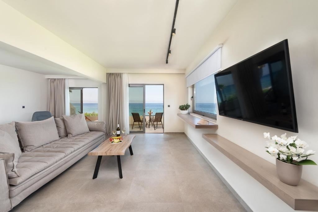 rooms-suite-junior-sea-front--balcony