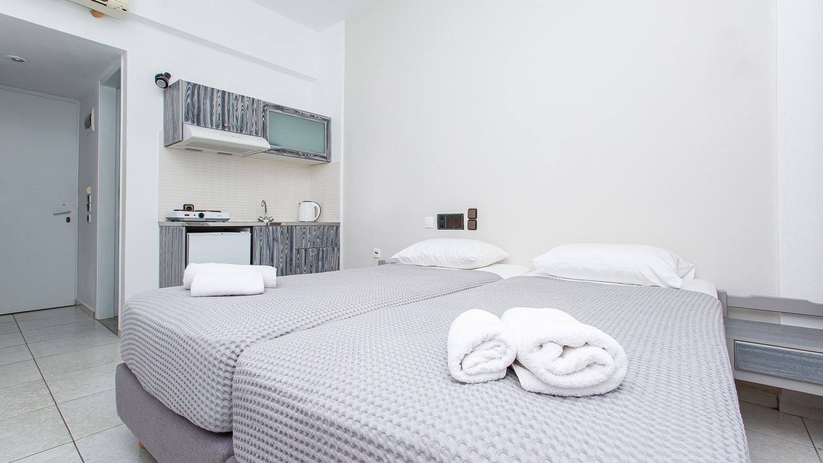 rooms-double-standard-studio