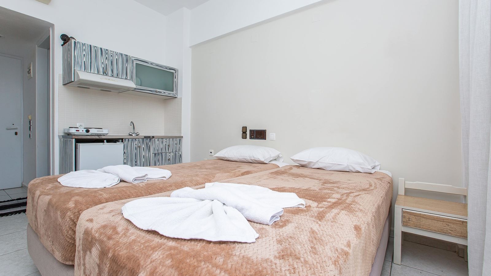 rooms-double-standard-studio