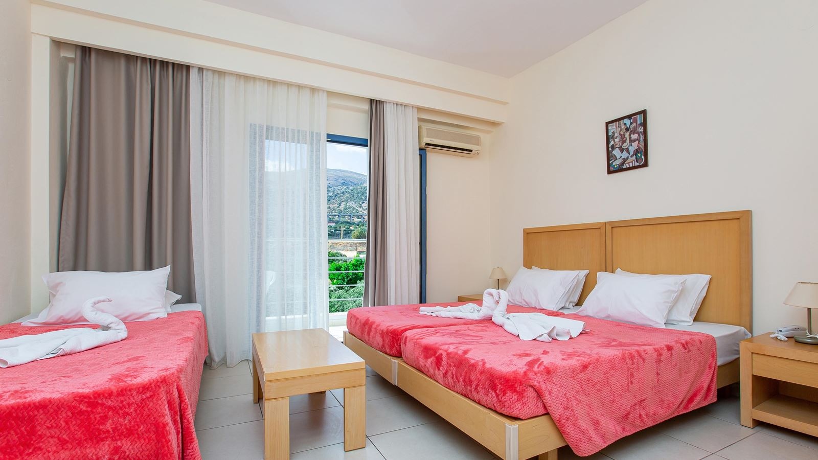 rooms-superior-triple-studio