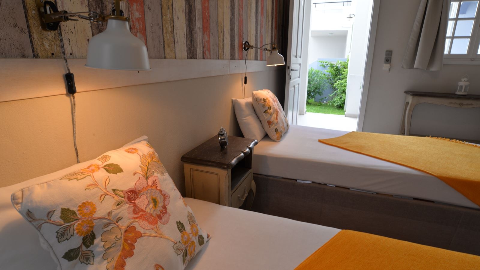 rooms-studio-superior-twindouble-balcony-or-terrace