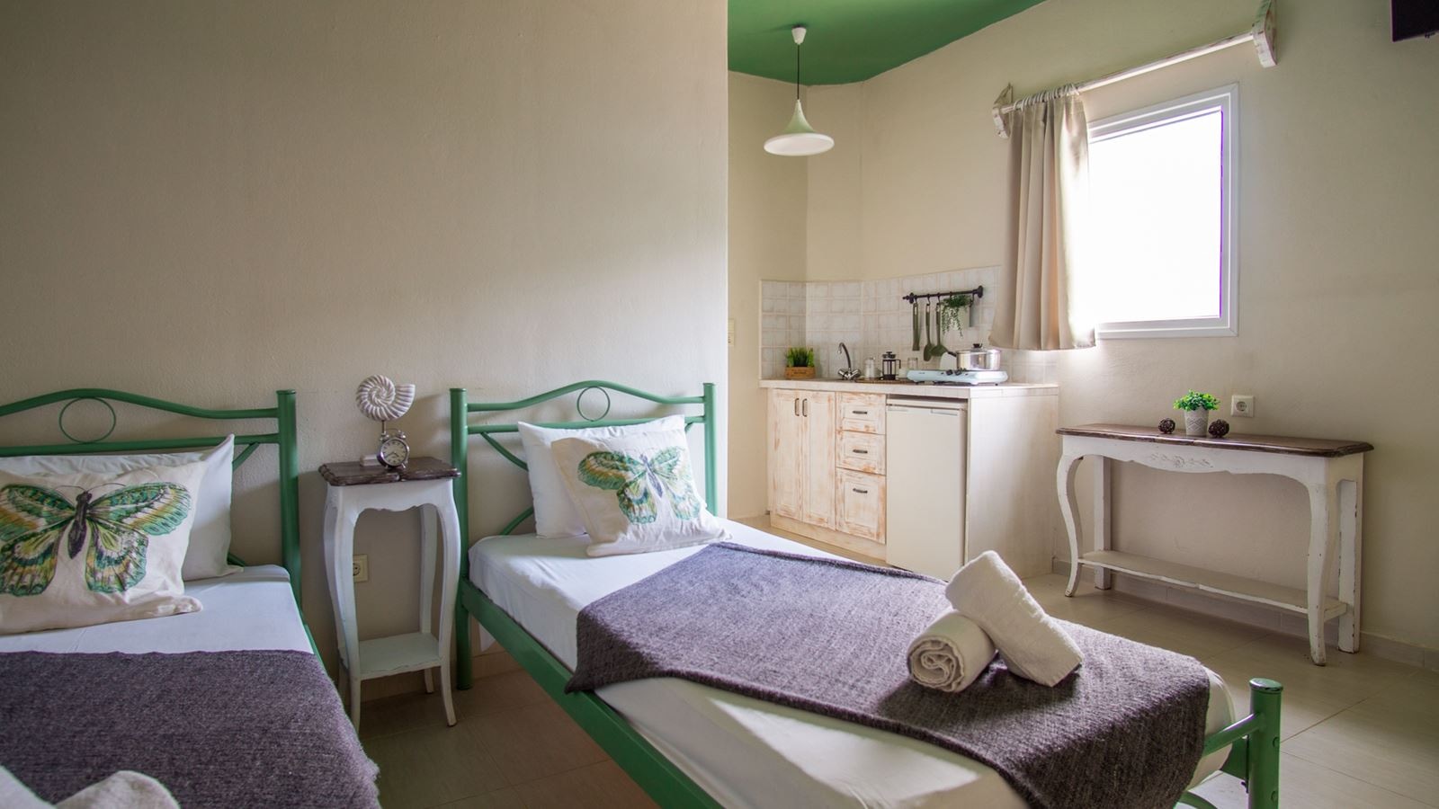 rooms-studio-superior-twindouble-balcony-or-terrace