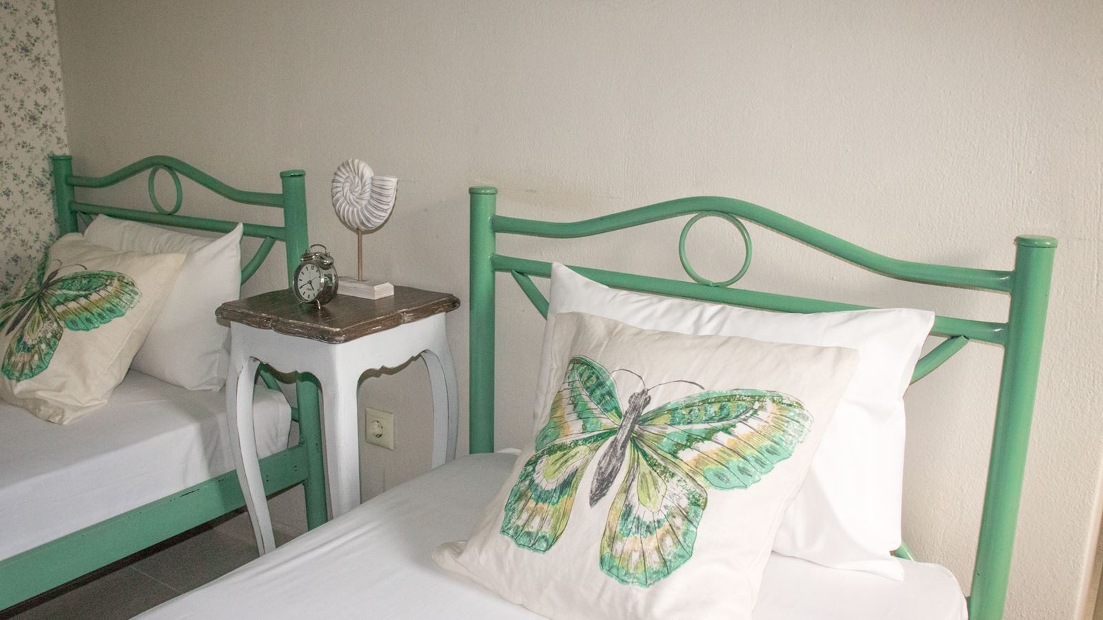 rooms-studio-superior-twindouble-balcony-or-terrace