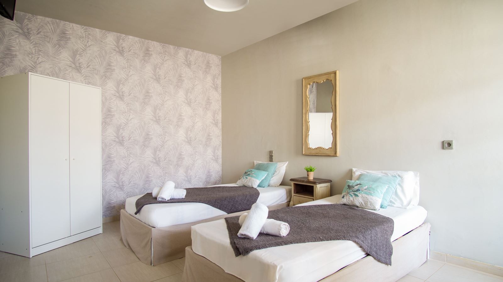 rooms-studio-superior-twindouble-balcony-or-terrace