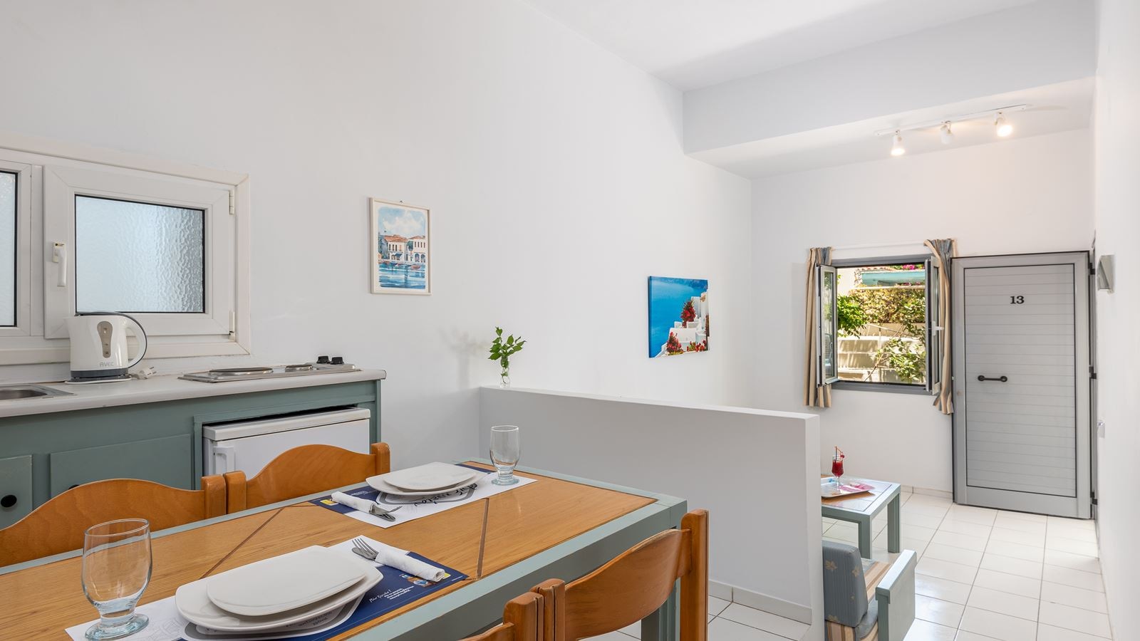 rooms-one-bedroom-apartment-sea-view