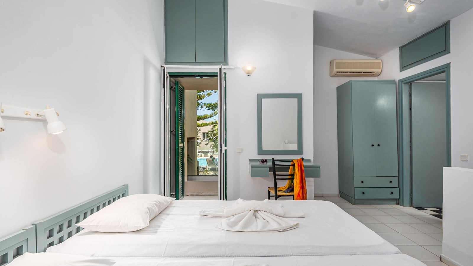 rooms-two-bedroom-apartment-sea-view