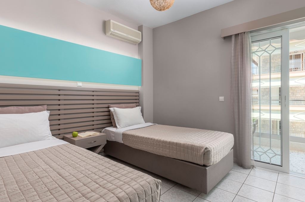 rooms-deluxe-triple-room