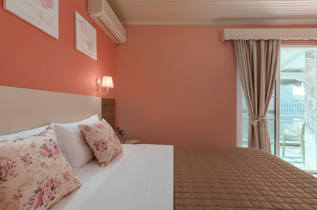 rooms-apartment-deluxe-2-bedrooms-family-friendly