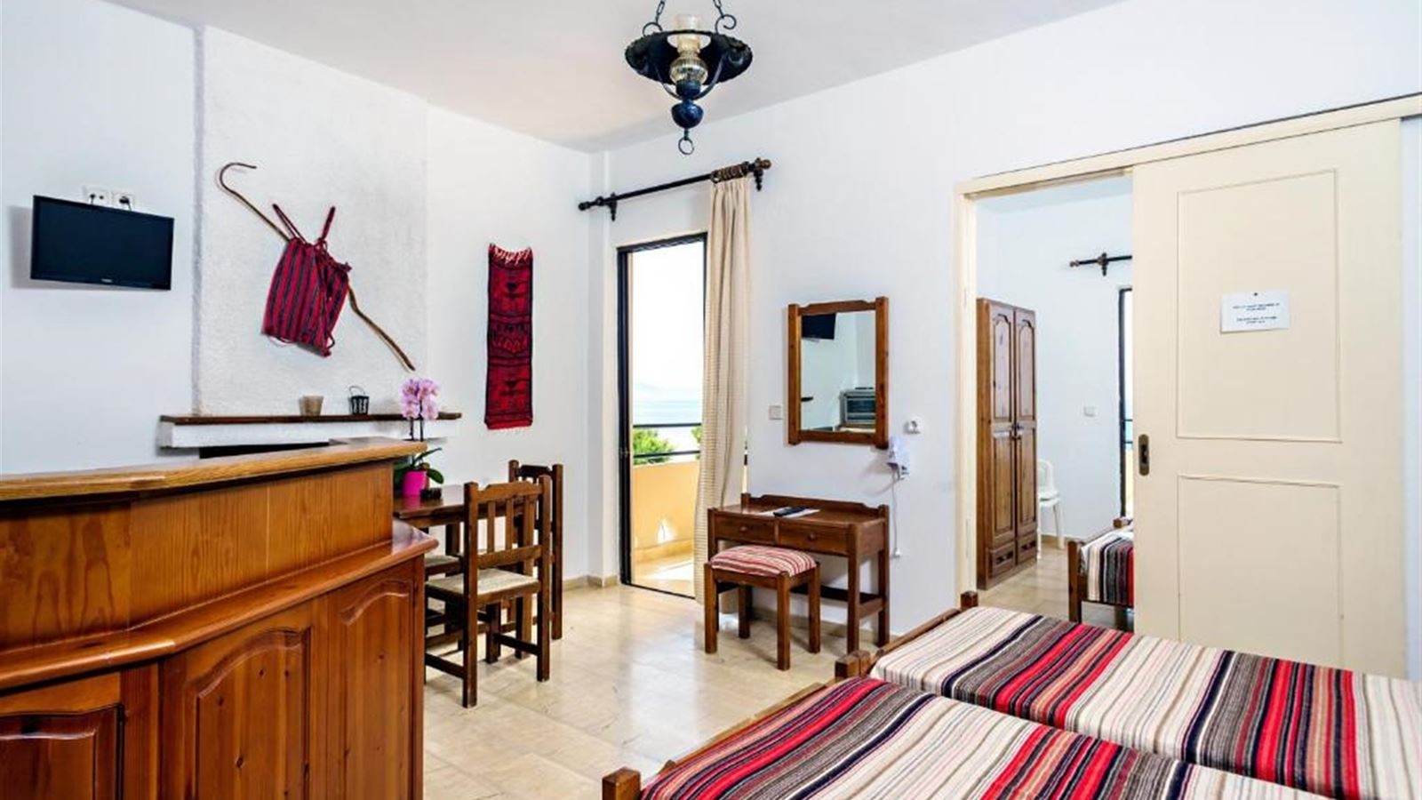 rooms-apartment-1-bedroom-sea-view-4-pax