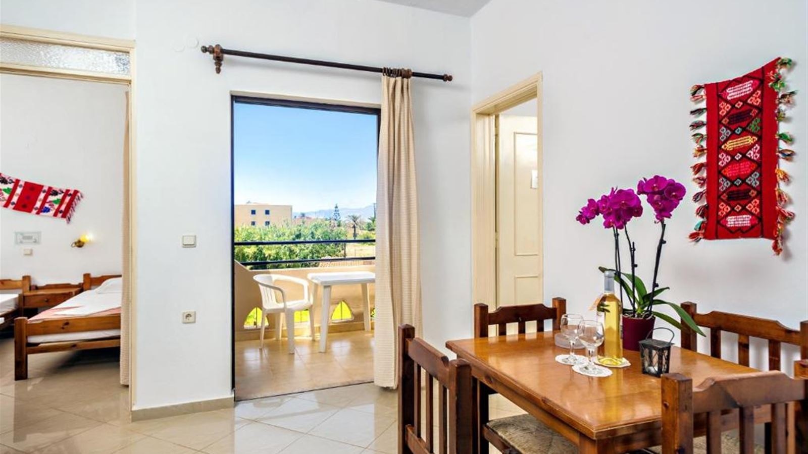 rooms-apartment-2-bedroom-4-pax