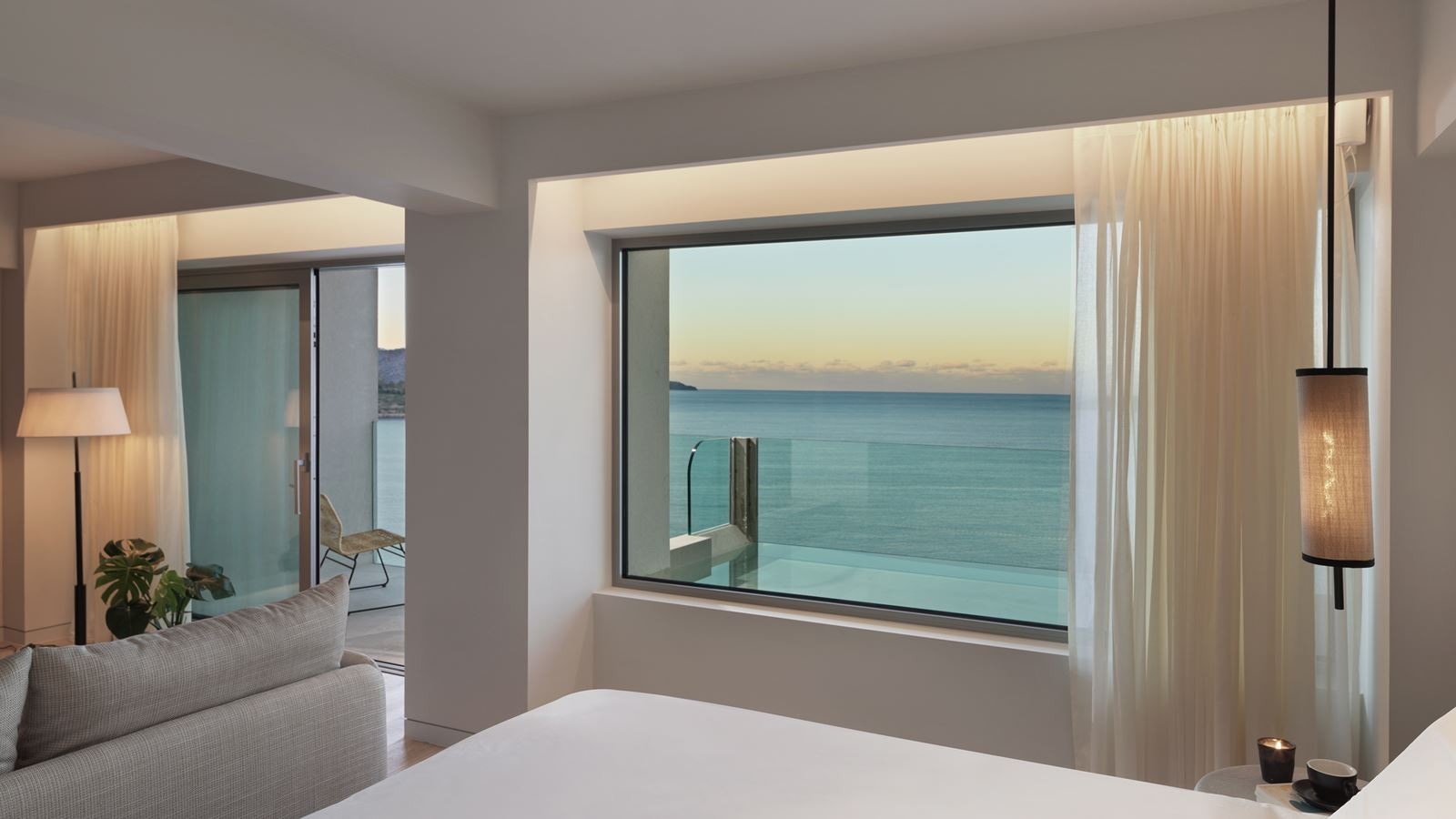 rooms-suite-stunning-sea-view-with-plunge-pool